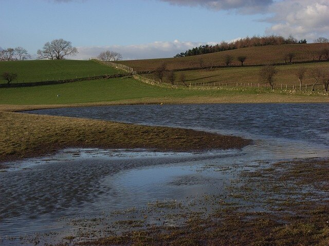 "Carlatton"-foto av Andrew Smith (CC BY-SA) / Urklipp från original