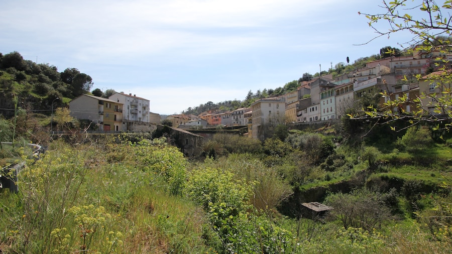 Photo "Nughedu San Nicolò, panorama" by Discanto (Creative Commons Attribution-Share Alike 4.0) / Cropped from original