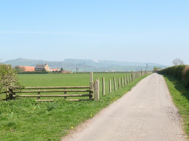 Foto “Thirkleby High and Low with Osgodby” tomada por Gordon Hatton (CC BY-SA); recorte de la original