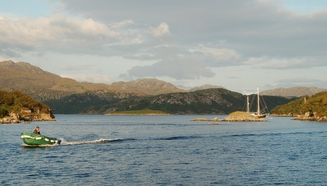 Passage between Eilean Horrisdale and the mainland at Badachro The winding passage between the southern end of Eilean Horrisdale and the mainland is very constricted, but is used by small boats and local vessels - although not recommended for the visitor. Beyond the rocks, to the southeast, yachts lie at anchor, charted depth 8.2m.