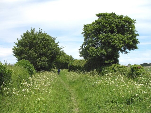 Photo "Great and Little Kimble cum Marsh" by Martin Addison (CC BY-SA) / Cropped from original