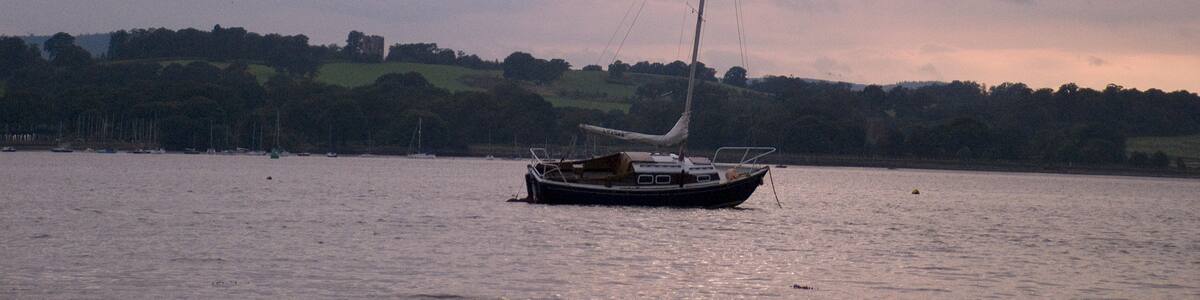 Photo "Estuary Evening" by Face Potter (Creative Commons Attribution-Share Alike 3.0) / Cropped from original