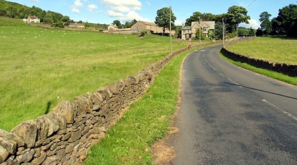 Billede "Farnhill" af David Rogers (CC BY-SA) / beskåret fra det originale billede