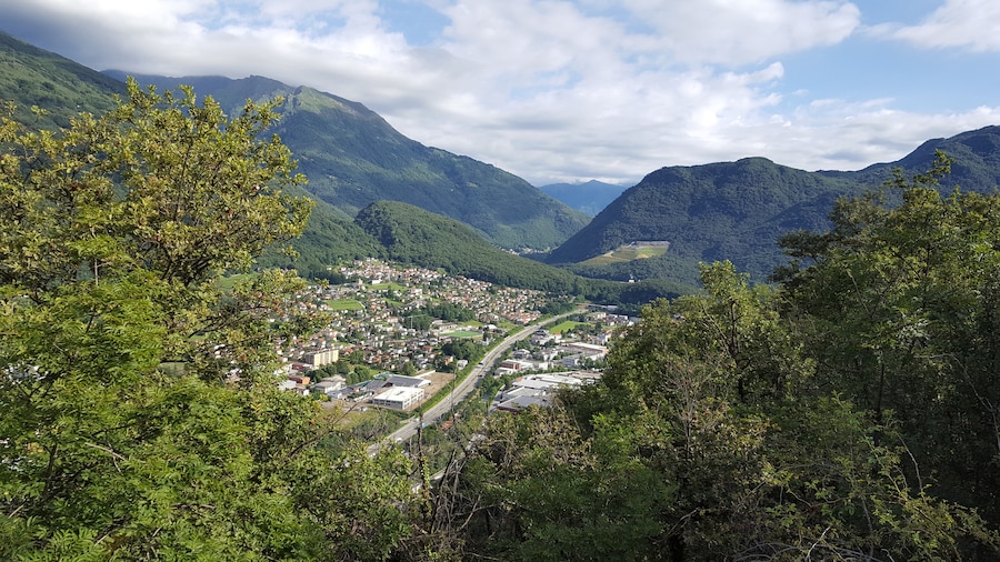 Photo "Torricella-Taverne, picture taken from San Zeno (Lamone, Ticino, Switzerland)" by Capricorn4049 (Creative Commons Attribution-Share Alike 4.0) / Cropped from original