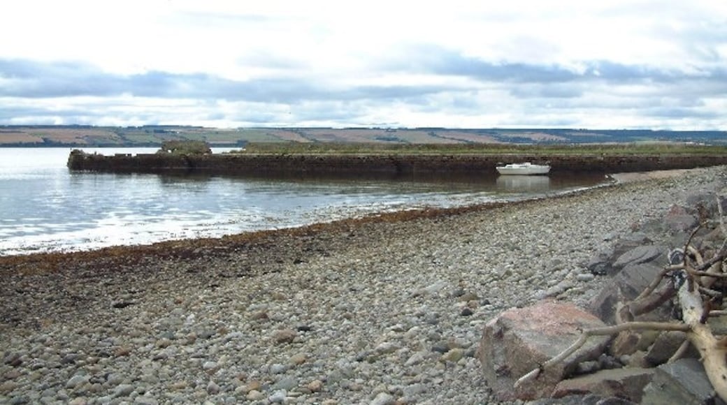 Photo "Balintraid" by Bob Jones (CC BY-SA) / Cropped from original