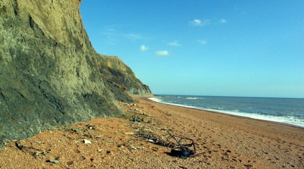 Photo "Seatown Beach" by Stephen Williams (CC BY-SA) / Cropped from original