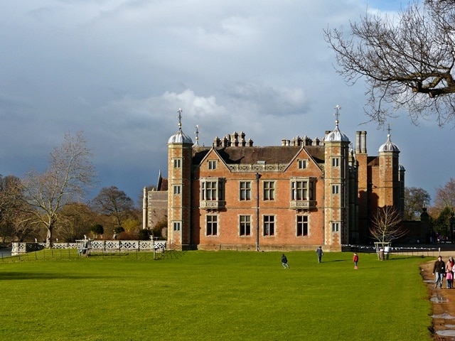 is charlecote park dog friendly