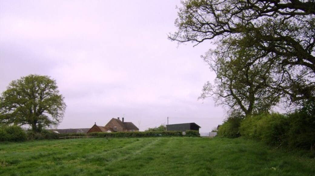 Photo "Aston le Walls" by Graham Horn (CC BY-SA) / Cropped from original