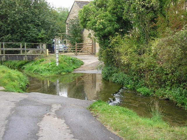 Foto “Little Bytham” tomada por Stephen Armstrong (CC BY-SA); recorte de la original