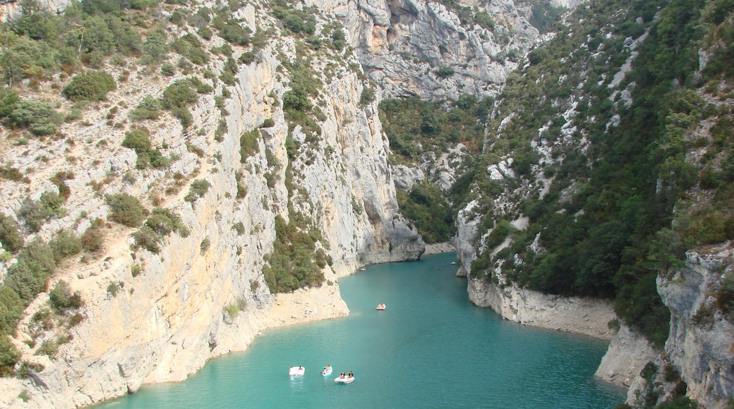 Photo "Verdon" by Alistair Cunningham (CC BY) / Cropped from original