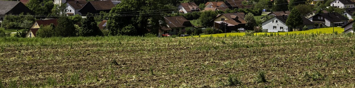 Photo "Ottmaring, Blick von Norden" by Derzno (Creative Commons Attribution 3.0) / Cropped from original