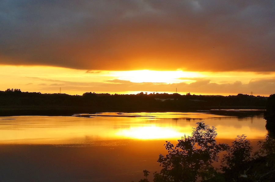 Glasgow, Sunset River Clyde bei Beardmore Hotel