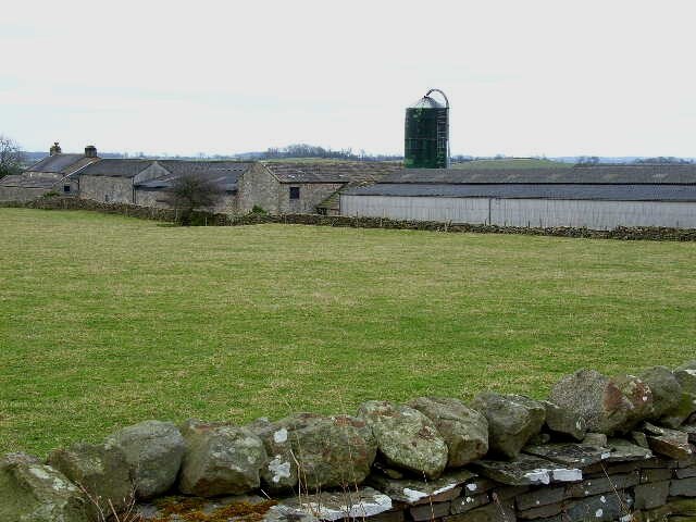 Ảnh "Làng Hutton Hang" của Oliver Dixon (CC BY-SA) / Cắt từ ảnh gốc