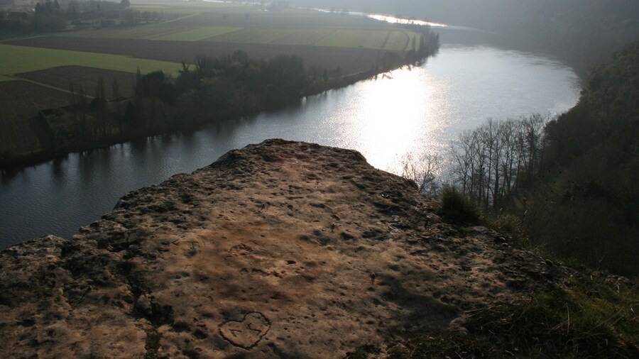 Photo "La Dordogne en janvier, Trémolat" by aoiaio (Creative Commons Attribution 3.0) / Cropped from original