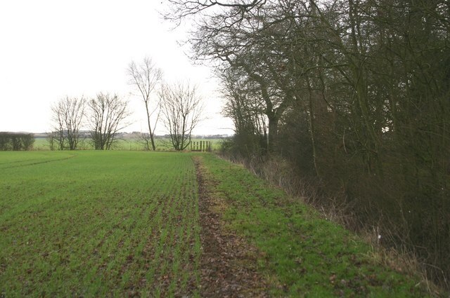 Foto “Alconbury Weston” tomada por Shaun Ferguson (CC BY-SA); recorte de la original