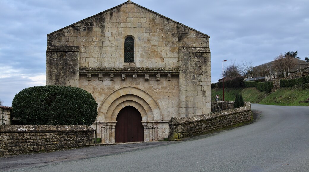 Photo "Saint-Romans-lès-Melle" by Gllawm (page does not exist) (CC BY-SA) / Cropped from original