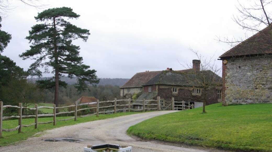 Photo "Graffham" by Robin Webster (CC BY-SA) / Cropped from original