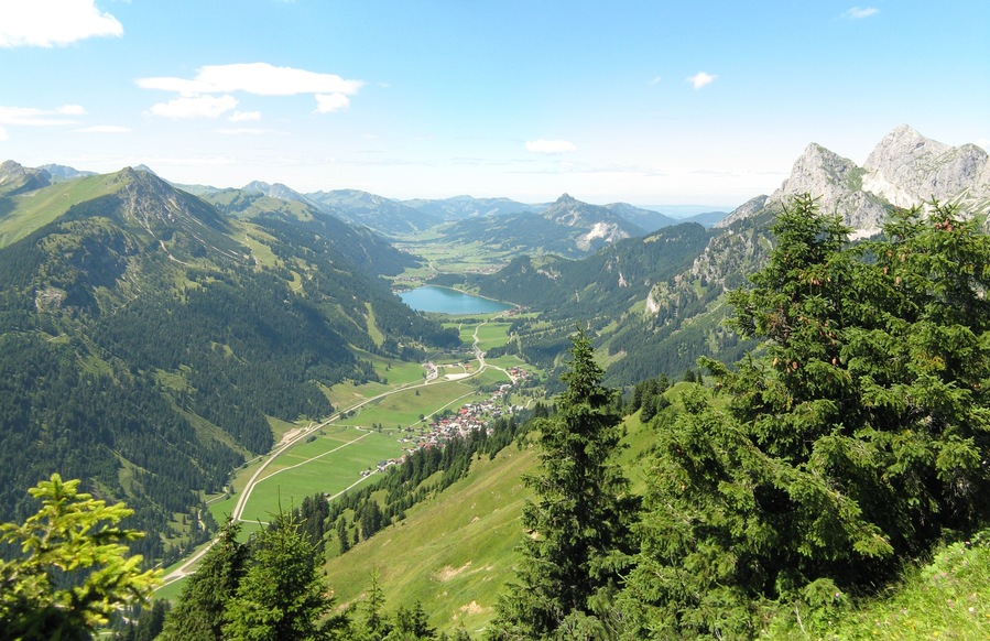View from the Hahnenkamm into Tannheimer Tal.