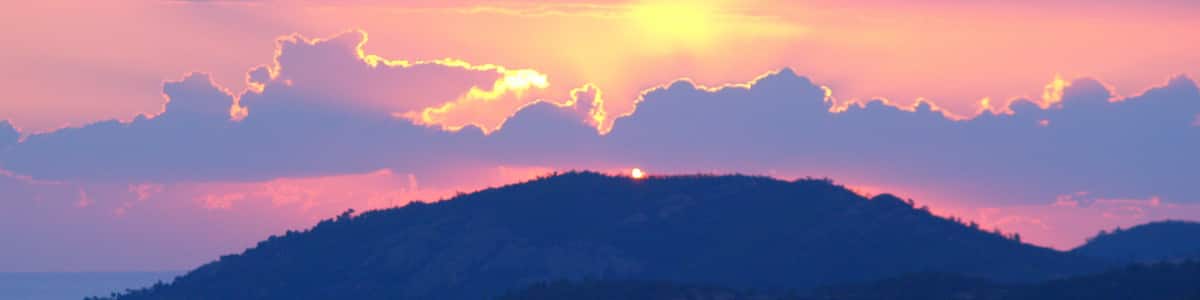 Photo "L'Eglise" by Uldis Osis (Creative Commons Attribution 3.0) / Cropped from original