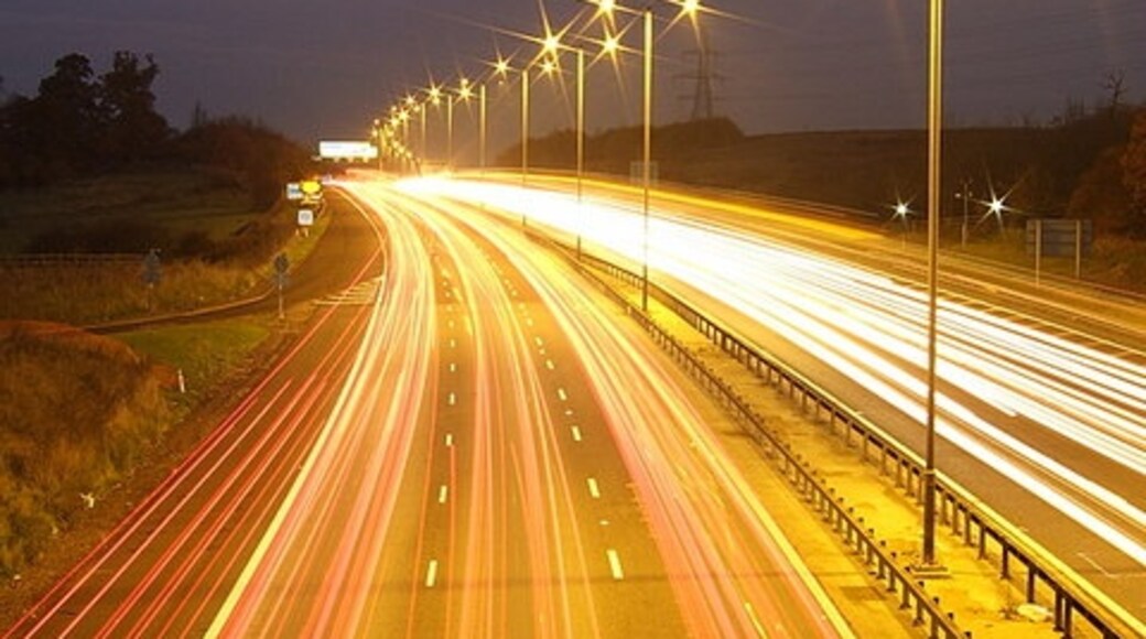 Kuva ”Theydon Mount” käyttäjältä Ian Dalgliesh (CC BY-SA) / rajattu alkuperäisestä kuvasta