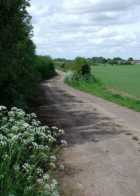 Photo "East Garton" by Paul Glazzard (CC BY-SA) / Cropped from original