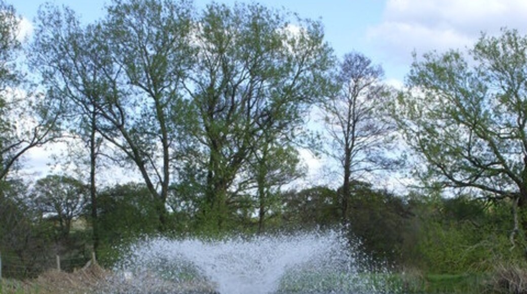 Photo "Alvechurch" by Jake Watson (CC BY-SA) / Cropped from original