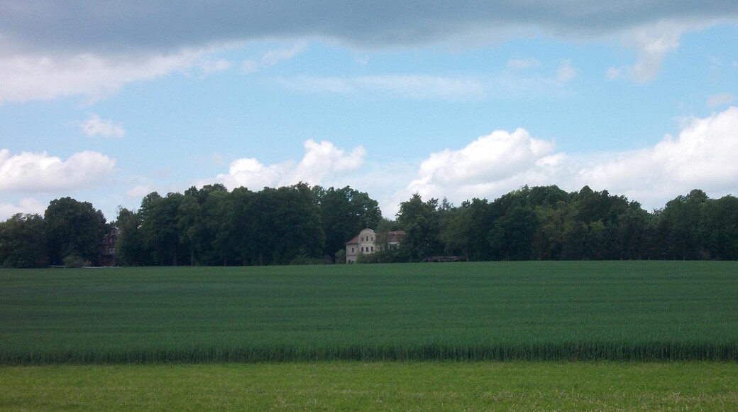 Foto "Nöbdenitz" oleh Jwaller (CC BY-SA) / Dipotong dari foto asli