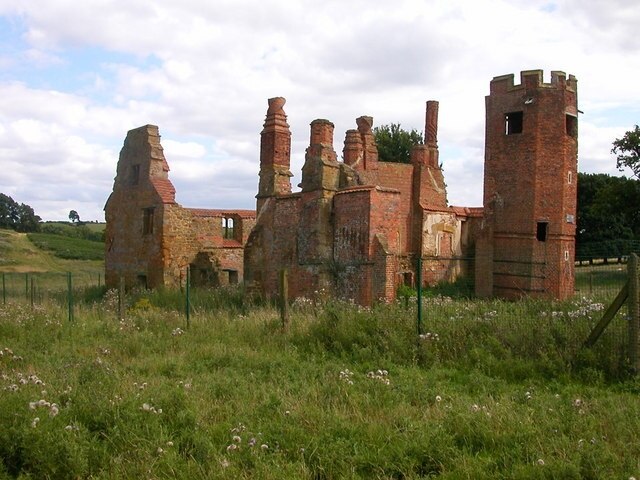 "Fawsley"-foto av Ian Rob (CC BY-SA) / Urklipp från original