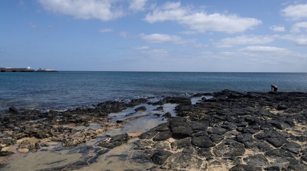 "Playa El Reducto"-foto av Santamarcanda (CC BY-SA) / Urklipp från original