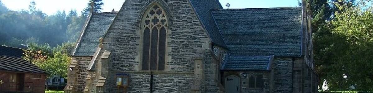 Photo "Church at Roseneath." by william craig (Creative Commons Attribution-Share Alike 2.0) / Cropped from original