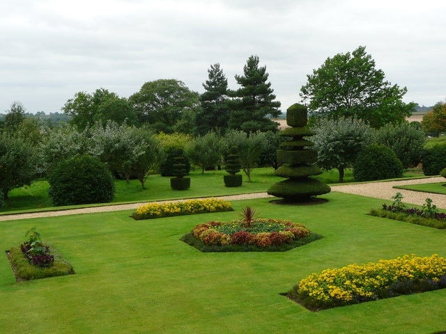 "Canons Ashby"-foto av Marion Haworth (CC BY-SA) / Urklipp från original