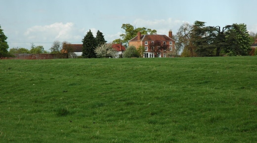 "Naunton Beauchamp"-foto av Philip Halling (CC BY-SA) / Urklipp från original