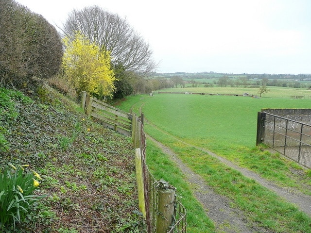 Photo "Dodford with Grafton" by Jonathan Billinger (CC BY-SA) / Cropped from original