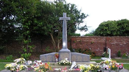 Photo "Freckleton" by Peter Foster (page does not exist) (CC BY-SA) / Cropped from original