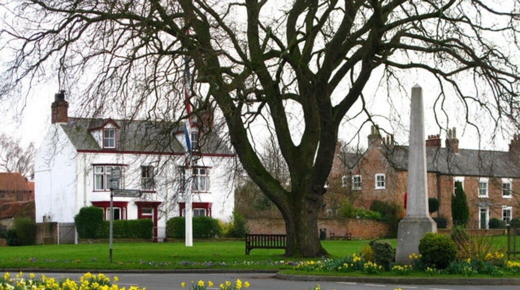 Photo "Upper Poppleton" by David Rogers (CC BY-SA) / Cropped from original