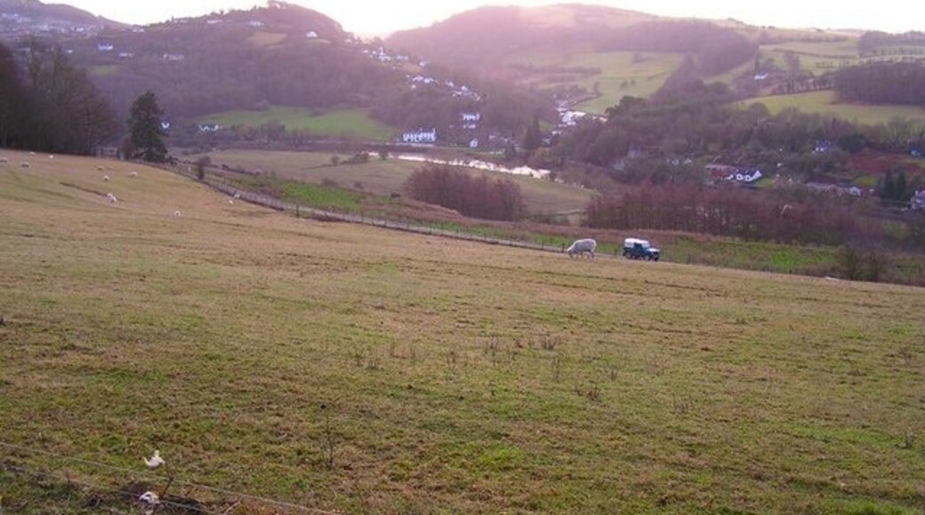 Foto “Welsh Bicknor” tomada por Stuart Wilding (CC BY-SA); recorte de la original