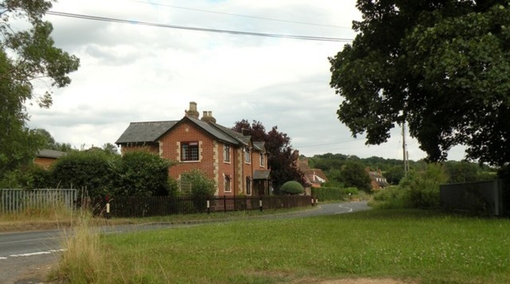 Kuva ”Boxted” käyttäjältä Robert Edwards (CC BY-SA) / rajattu alkuperäisestä kuvasta