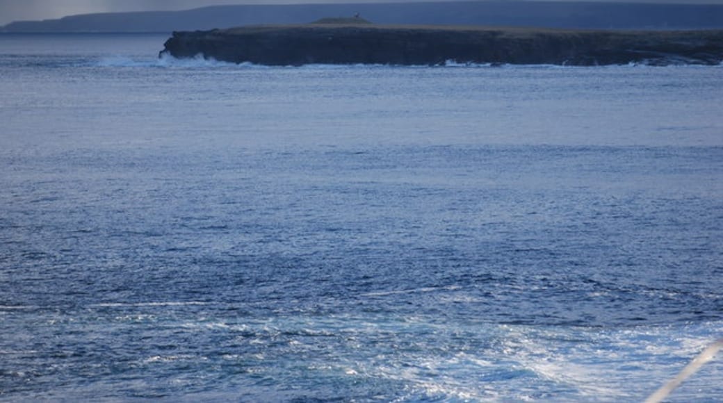 Photo "Papa Westray" by hayley green (CC BY-SA) / Cropped from original