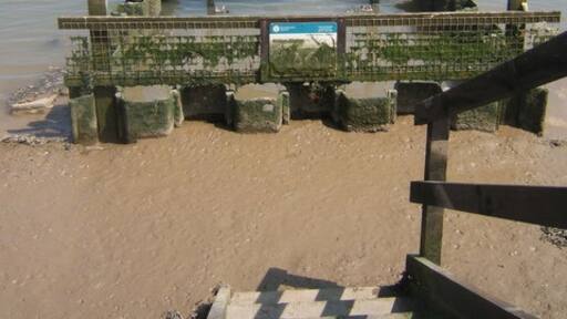 Foto „Hemley“ von Andrew Hill (CC BY-SA)/zugeschnittenes Original