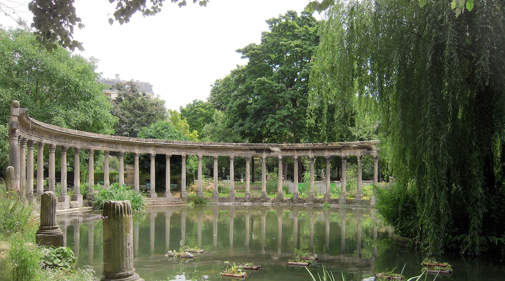 Photo "Parc Monceau" by patrick janicek (CC BY) / Cropped from original