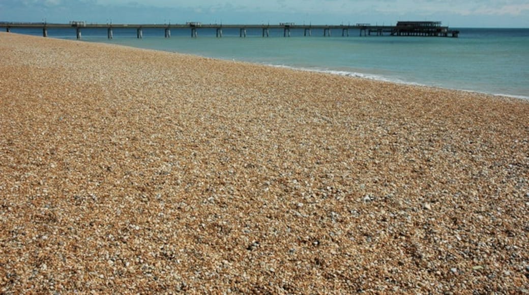 Photo "Deal Beach" by Philip Halling (CC BY-SA) / Cropped from original