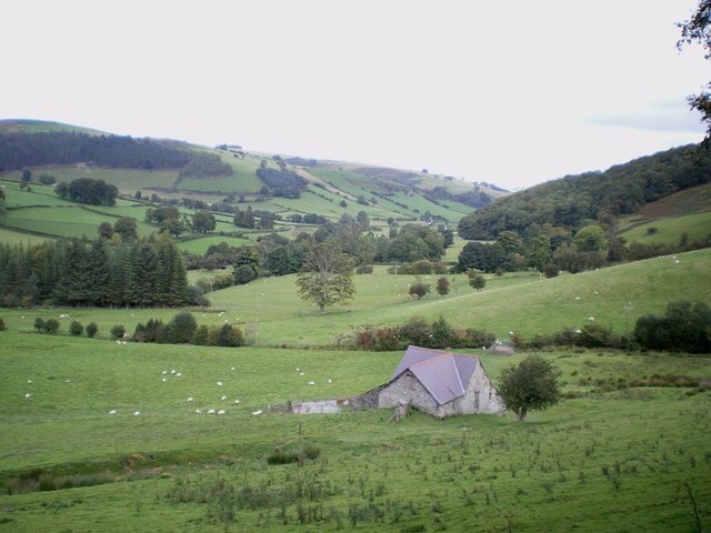 Field barn below Ty-Coch