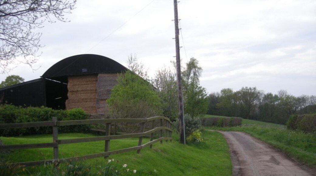 Photo "Smethcott" by Row17 (CC BY-SA) / Cropped from original