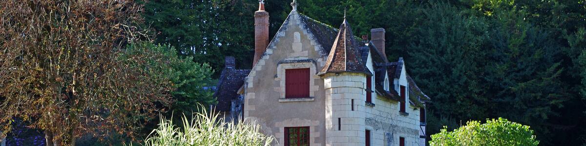 Photo "Le Manoir de la Boissière à Athée-sur-Cher" by Daniel Jolivet (Creative Commons Attribution 2.0) / Cropped from original
