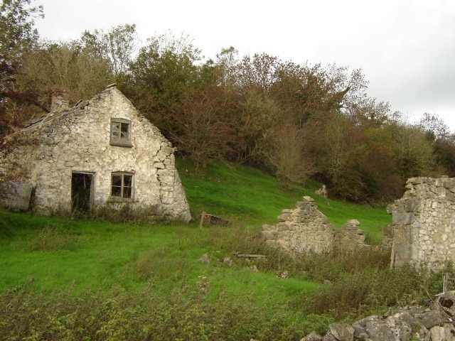 Ruined cottages near Graig Farm