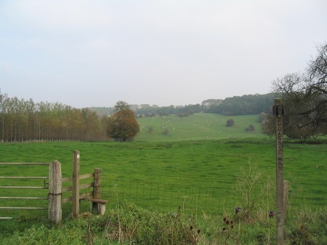 "Duddington-with-Fineshade"-foto av Tim Heaton (CC BY-SA) / Urklipp från original