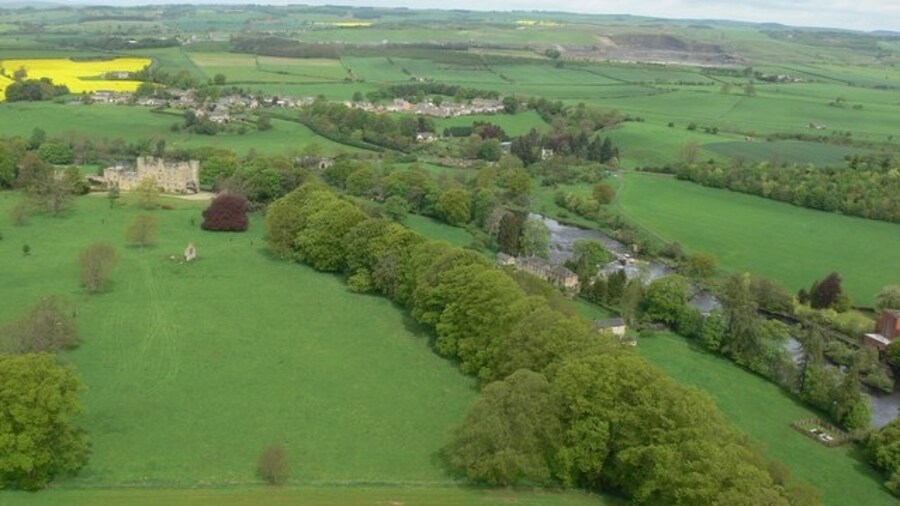 Photo "Aerial View Of Barrasford Northumberland Tracking North" by Elwood (Creative Commons Attribution-Share Alike 2.0) / Cropped from original