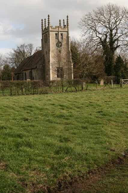 Foto “Routh” tomada por Peter Church (CC BY-SA); recorte de la original