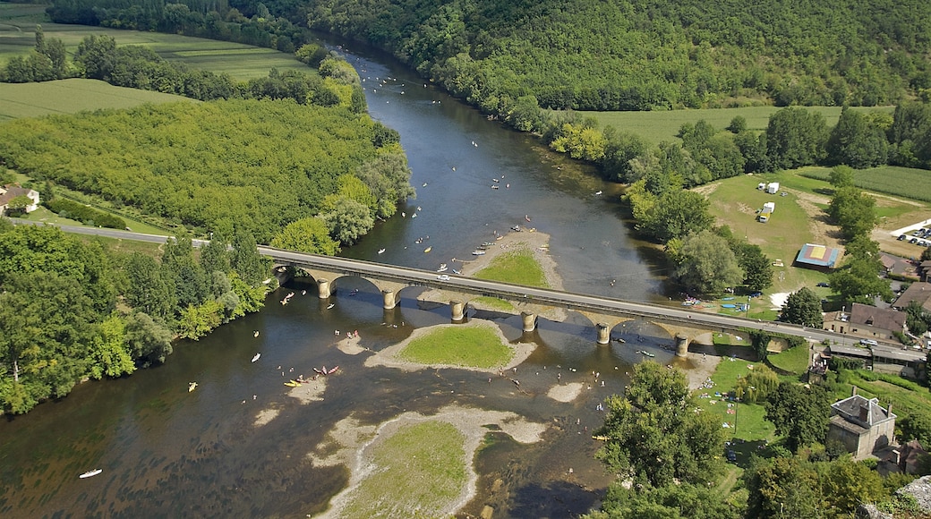 River Dordogne, as seen from Castle of Castelnaud, Dordogne department, France.