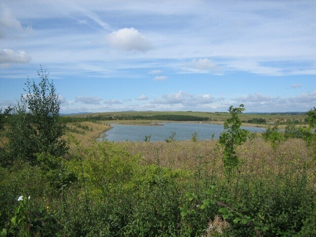 Foto “Hill and Moor” tomada por Dave Bushell (CC BY-SA); recorte de la original